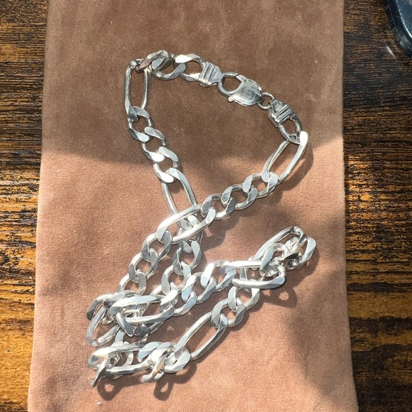 Heavy Silver 18” Figaro Chain - Picture 2 of 7